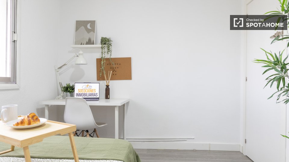 Double room Madrid, 4 beds — photo 16