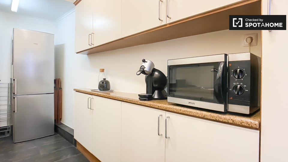 Apartment Lisbon, 2 beds, 65m² — photo 9