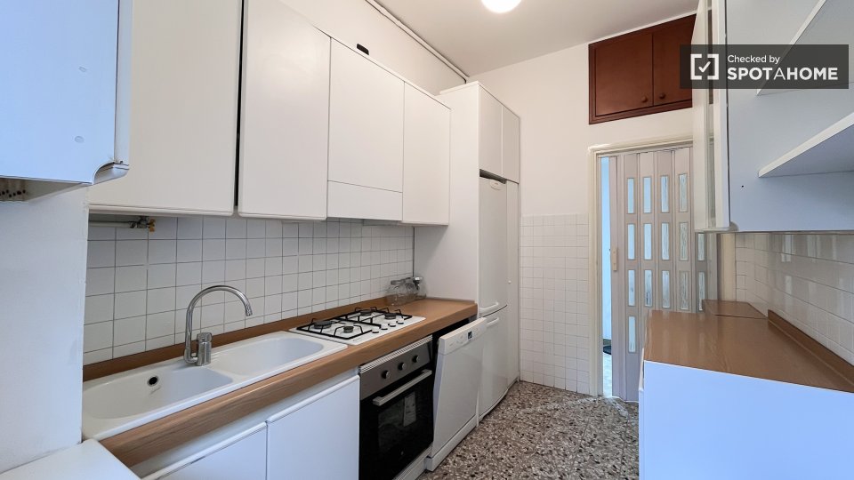 Double room Milan, 2 beds — photo 16