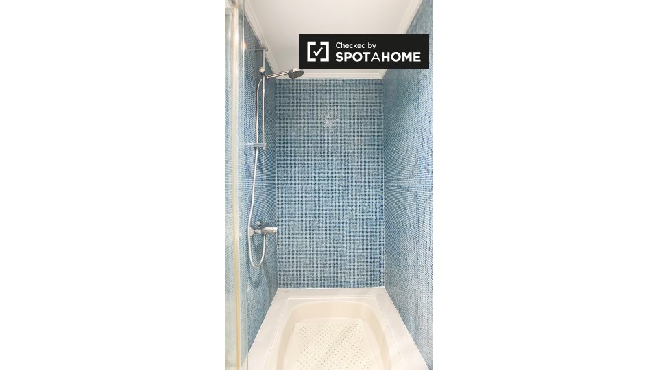 Double room Lisbon, 4 beds, 180m² — photo 16