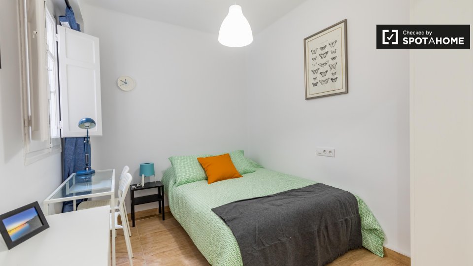 Double room Valencia, 3 beds, 80m² — photo 3