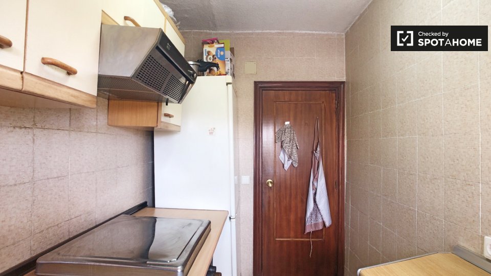 Double room Madrid, 2 beds, 75m² — photo 14