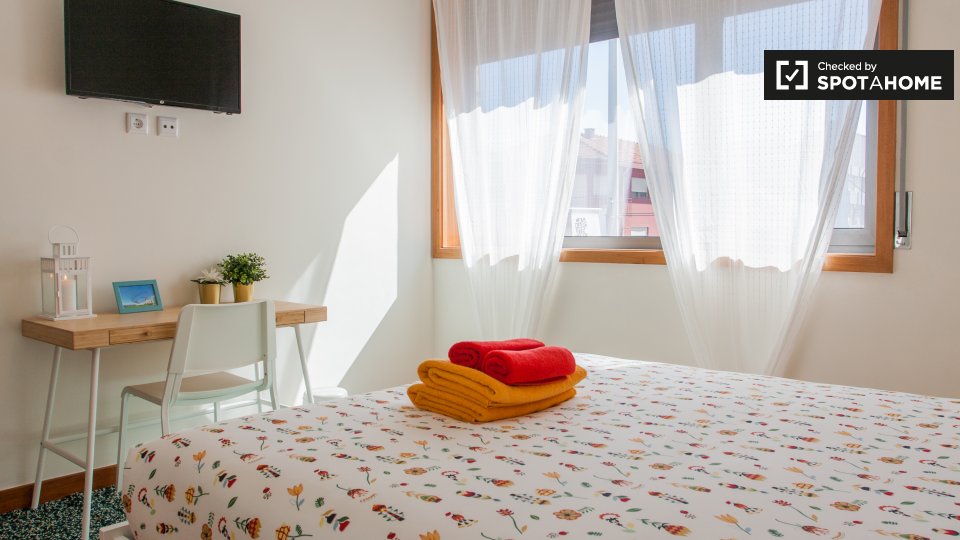 Double room Porto, 5 beds, 300m² — photo 2