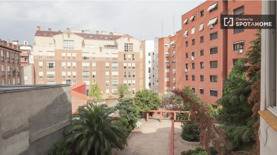 Double room Madrid, 10 beds — photo 15