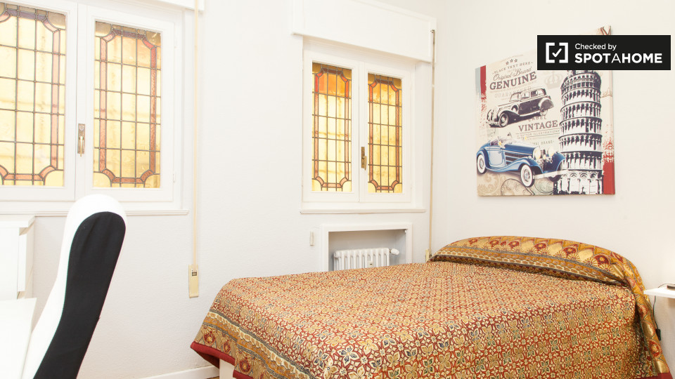 Double room Madrid, 7 beds, 199m² — photo 2
