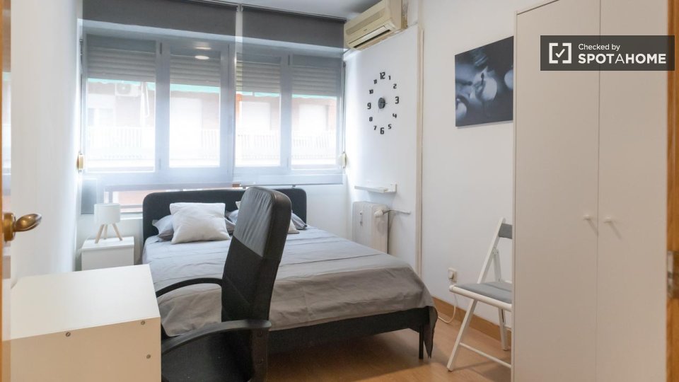 Double room Madrid, 4 beds, 61m² — photo 14