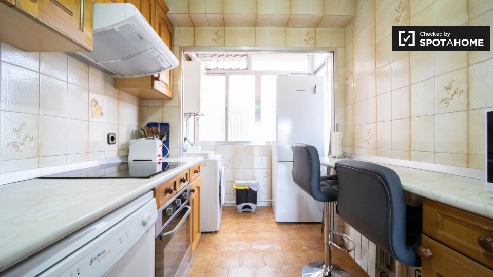 Double room Madrid, 4 beds, 86m² — photo 11