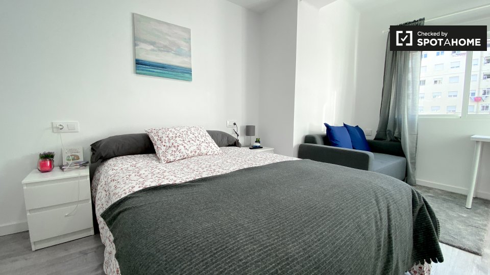 Double room Valencia, 4 beds, 65m² — photo 2