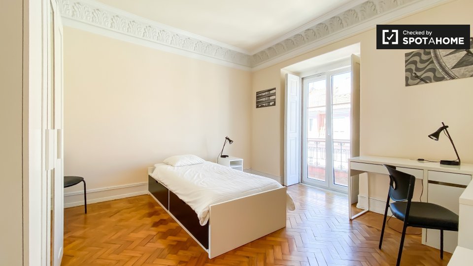 Double room Lisbon, 5 beds — photo 3