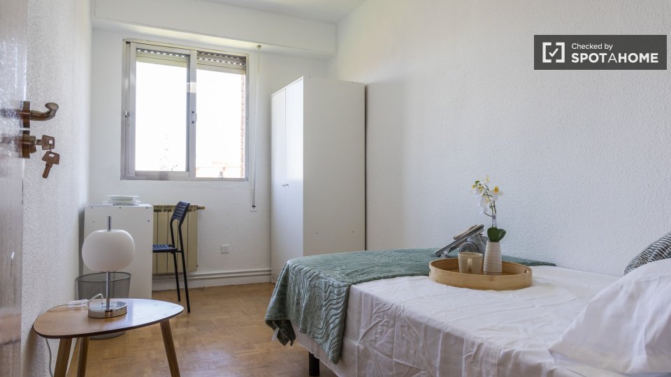 Double room Madrid, 5 beds — photo 7