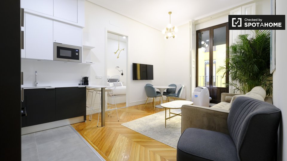 Apartment Madrid, 1 bed, 60m² — photo 1