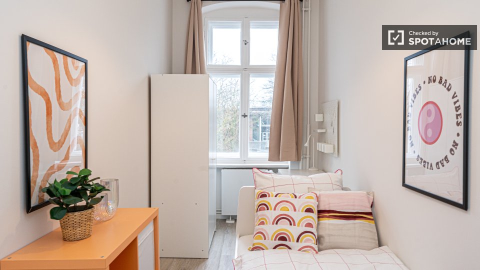 Double room Berlin, 6 beds, 101m² — photo 16