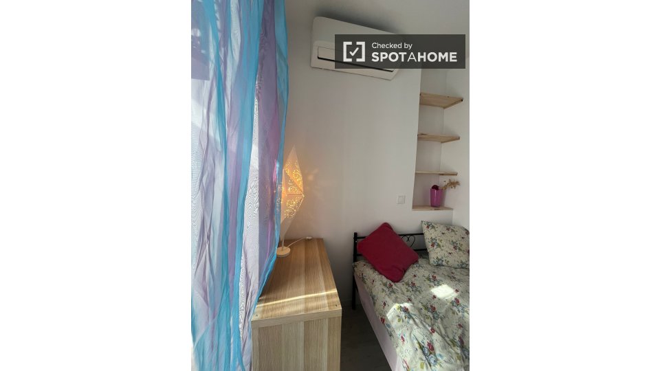 Double room Madrid, 4 beds — photo 1