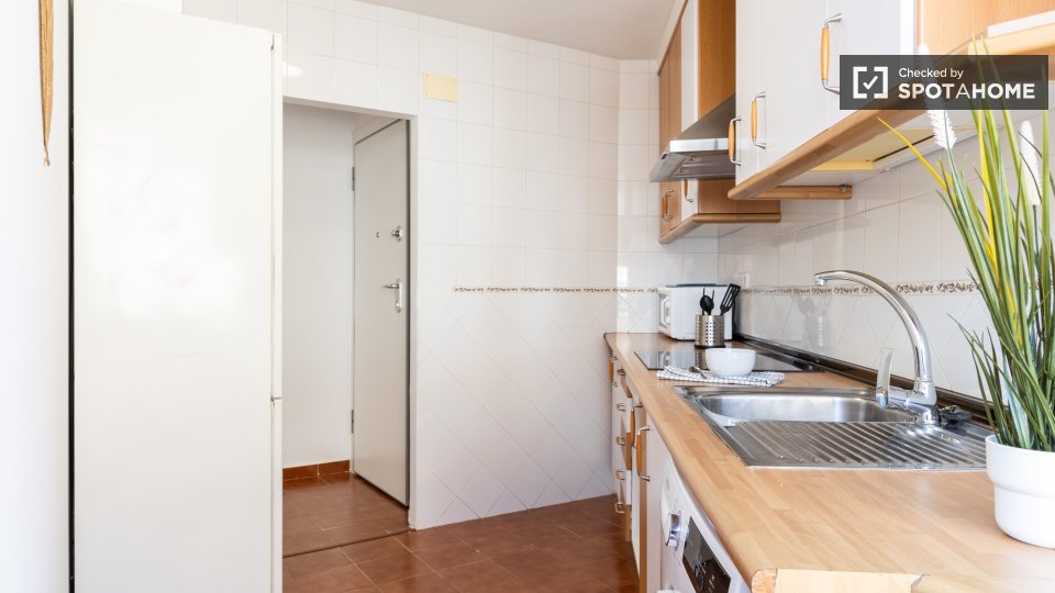 Double room Madrid, 4 beds — photo 12