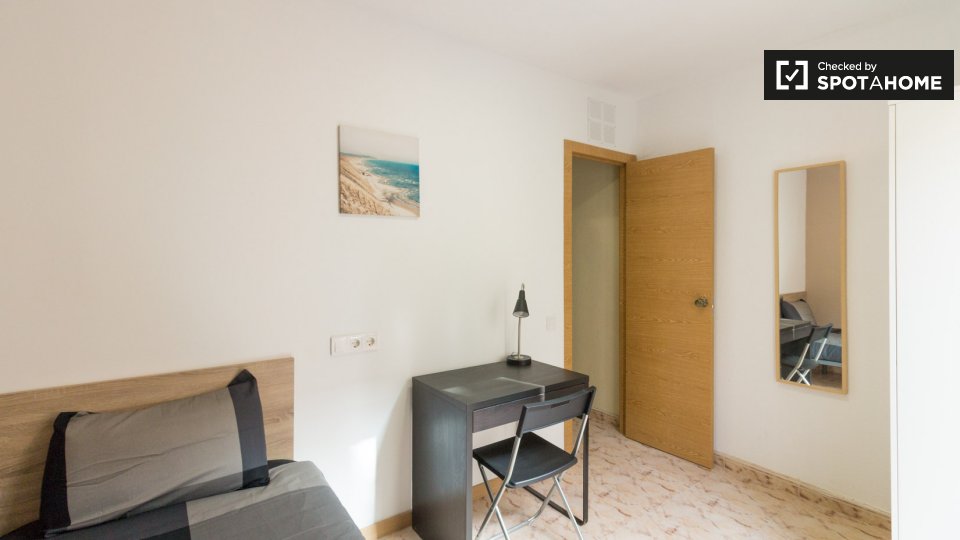 Double room Barcelona, 4 beds, 58m² — photo 13