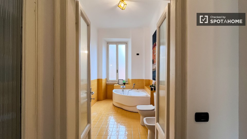 Double room Milan, 5 beds — photo 4