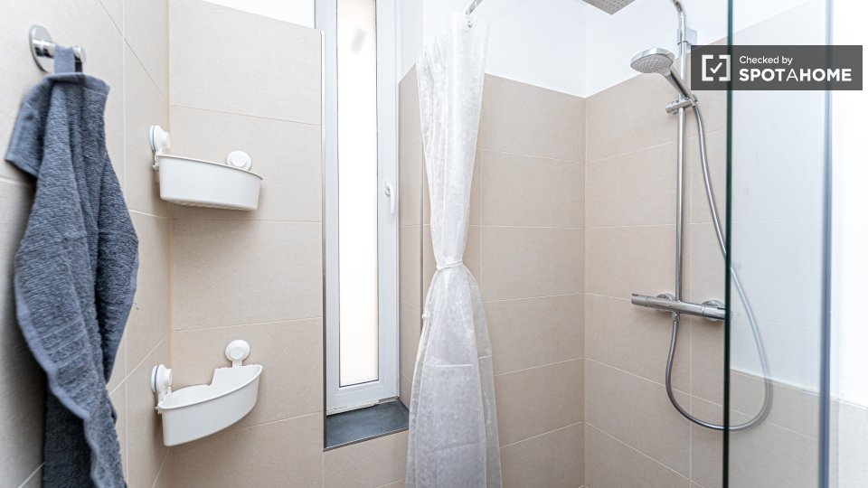 Double room Berlin, 3 beds, 53m² — photo 6