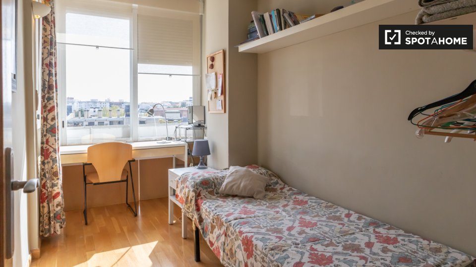 Double room Madrid, 4 beds, 130m² — photo 3