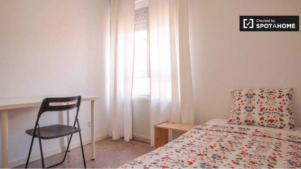 Double room Madrid, 4 beds — photo 2