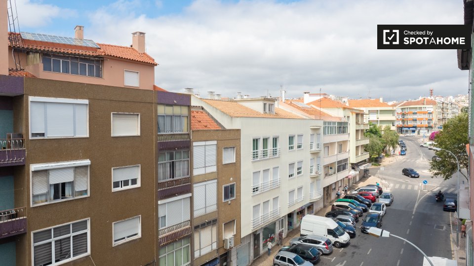 Double room Lisbon, 4 beds, 90m² — photo 18