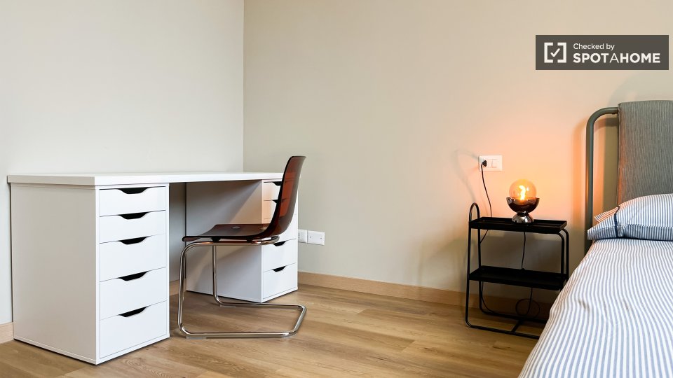 Double room Milan, 2 beds — photo 24