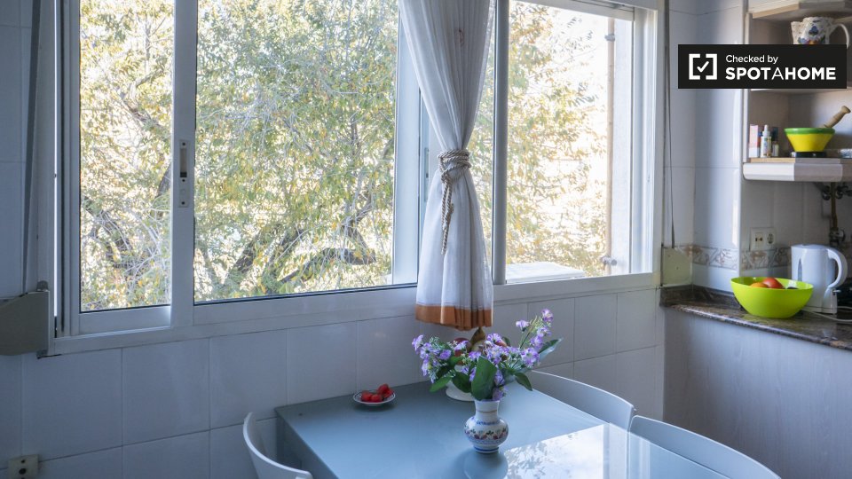 Double room Valencia, 3 beds, 90m² — photo 12