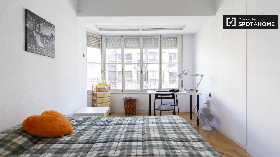 Double room Madrid, 8 beds, 200m² — photo 2
