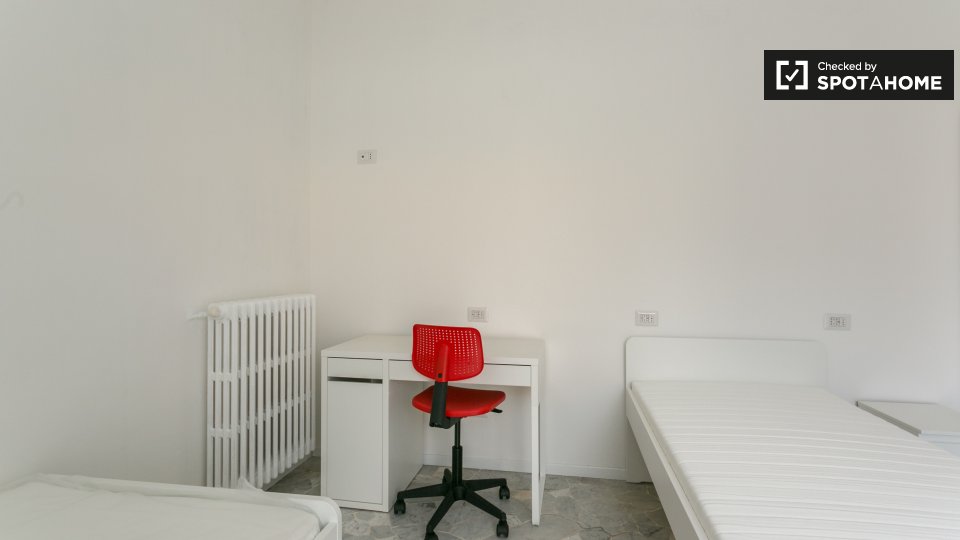 Double room Milan, 3 beds, 75m² — photo 4