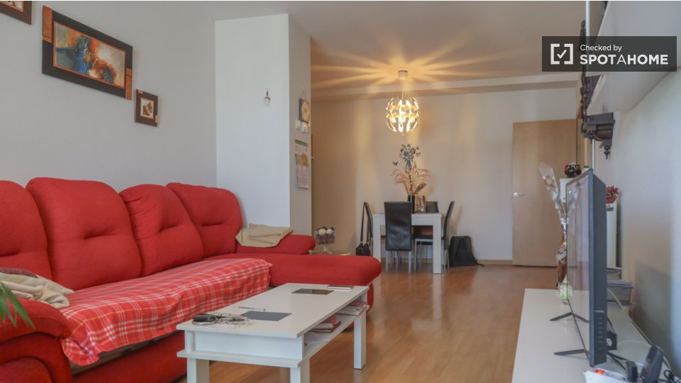 Double room Madrid, 3 beds, 70m² — photo 4