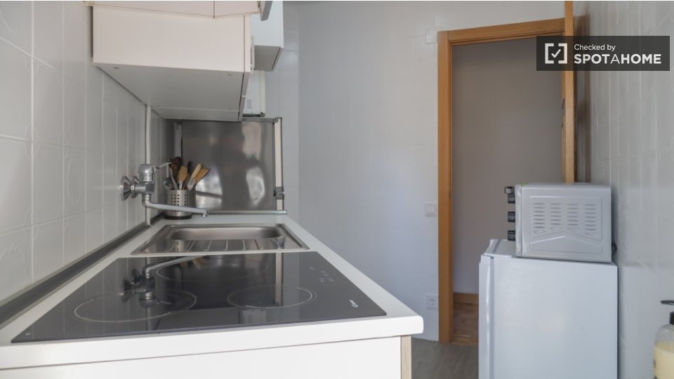 Double room Madrid, 5 beds, 140m² — photo 11