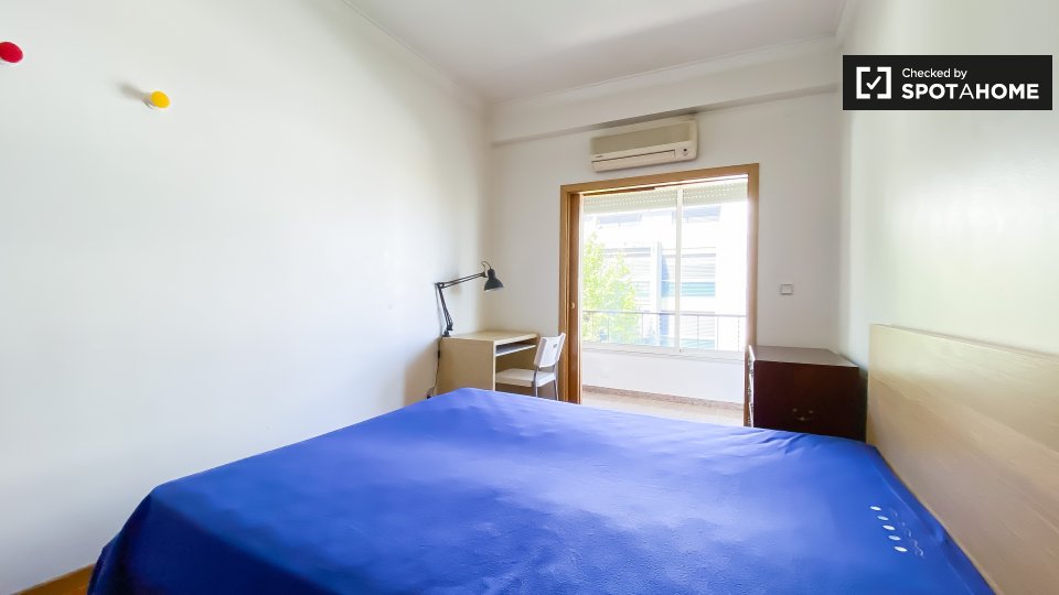 Double room Lisbon, 4 beds — photo 3