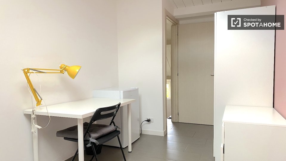 Double room Rome, 3 beds — photo 8