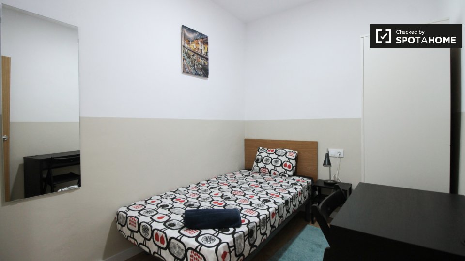 Double room Barcelona, 6 beds, 100m² — photo 1