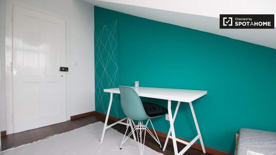 Double room Lisbon, 6 beds, 100m² — photo 1