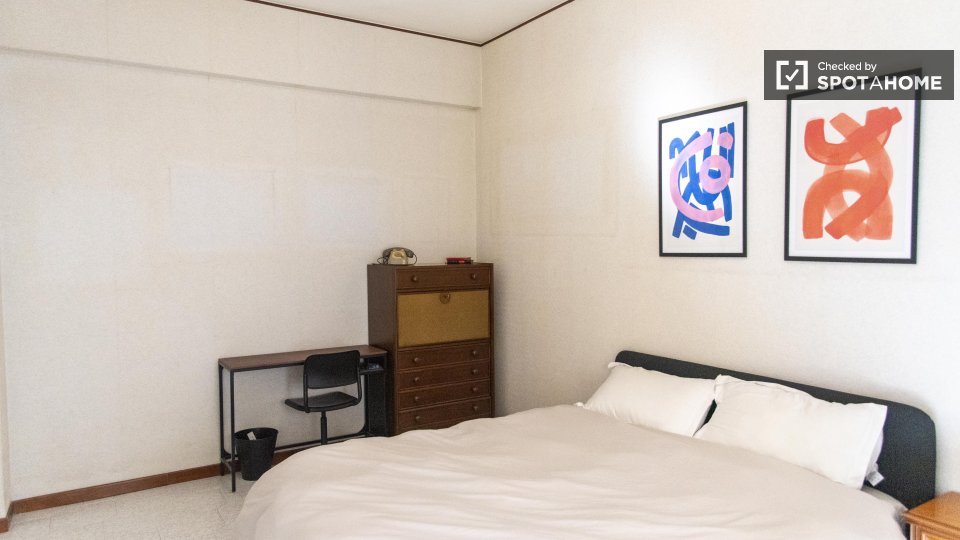 Double room Rome, 3 beds — photo 19
