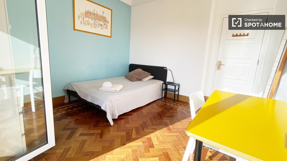 Double room Lisbon, 6 beds — photo 46