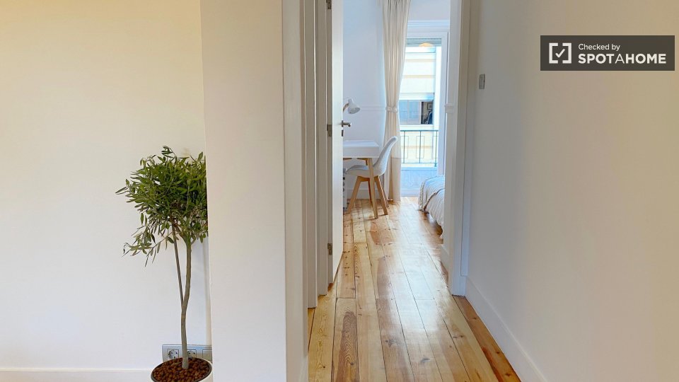 Apartment Lisbon, 2 beds — photo 36
