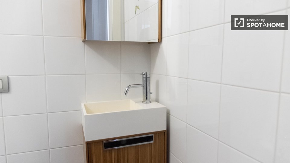 Double room Rome, 3 beds, 90m² — photo 48