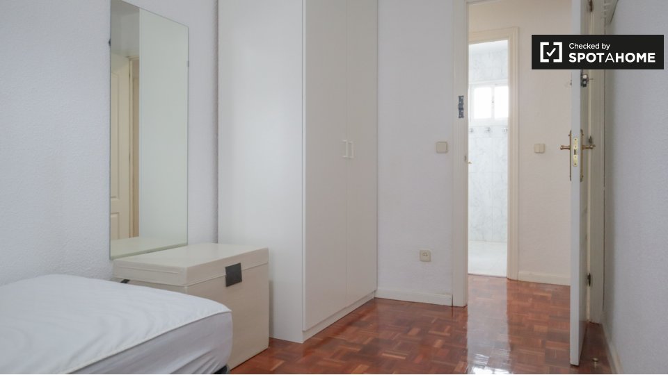 Double room Madrid, 4 beds — photo 2