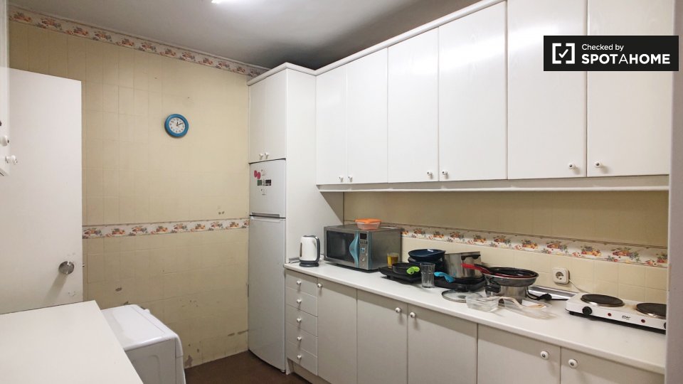 Double room Madrid, 12 beds — photo 15