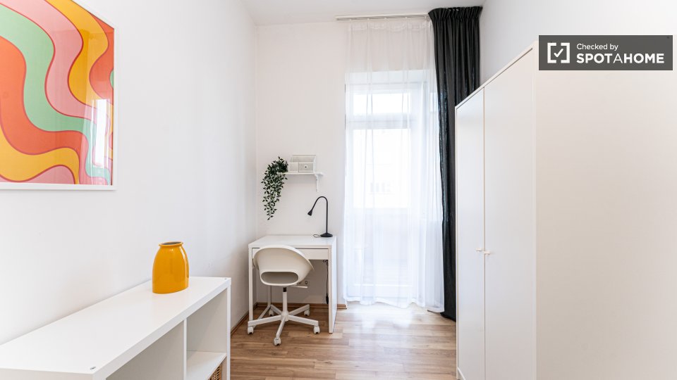 Double room Berlin, 3 beds, 58m² — photo 19