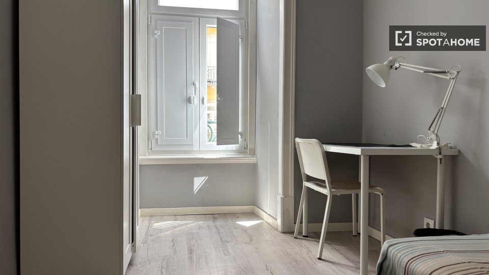 Double room Lisbon, 5 beds, 85m² — photo 80