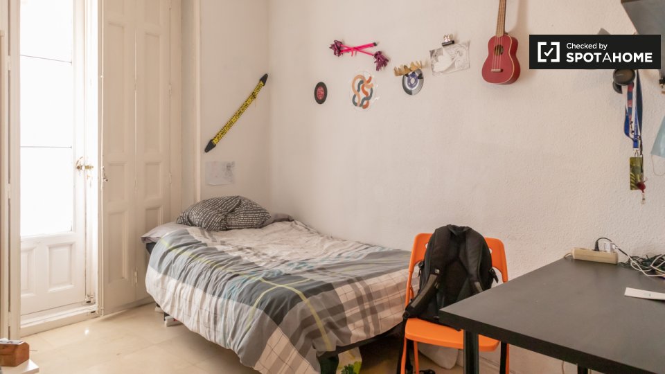 Double room Madrid, 6 beds — photo 1