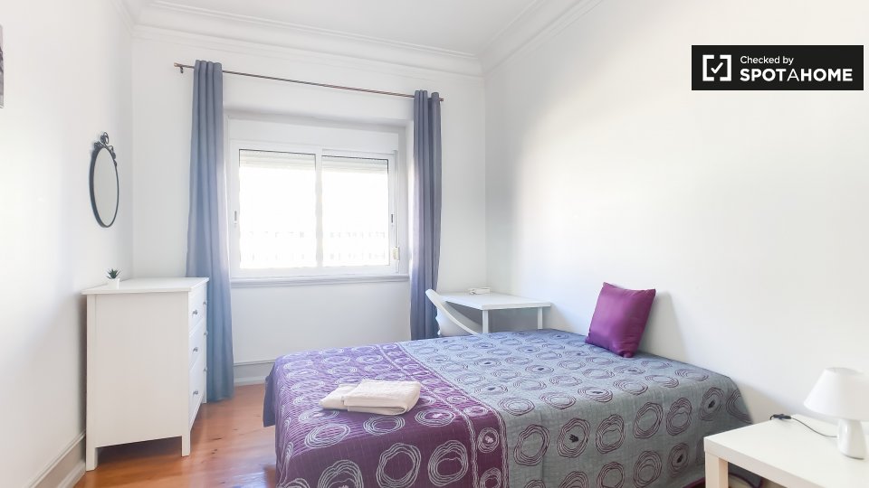 Double room Lisbon, 4 beds, 97m² — photo 4