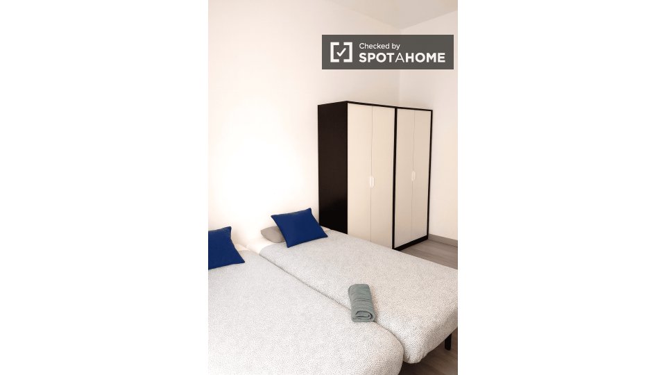 Double room Barcelona, 10 beds, 180m² — photo 58