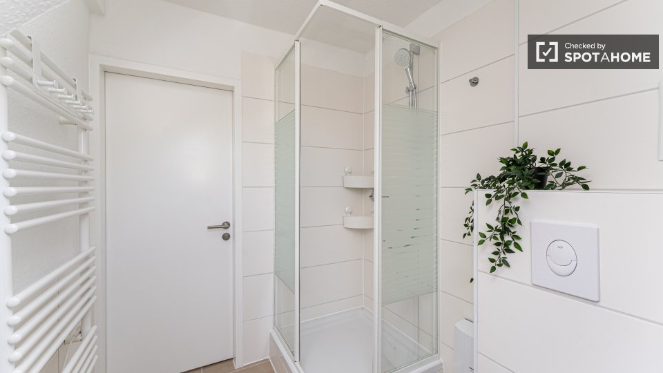 Double room Berlin, 3 beds, 48m² — photo 1