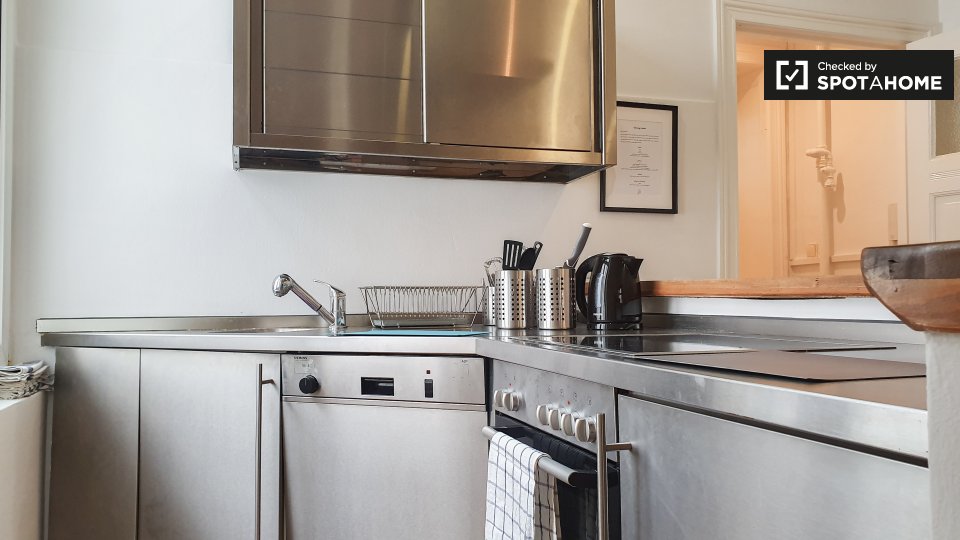 Double room Berlin, 4 beds, 92m² — photo 18