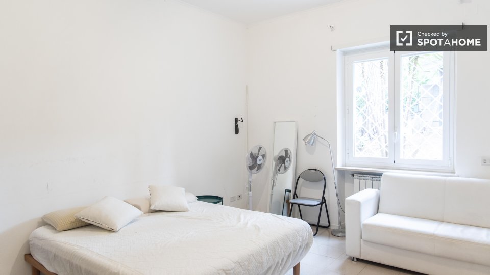 Apartment Rome, 1 bed — photo 13