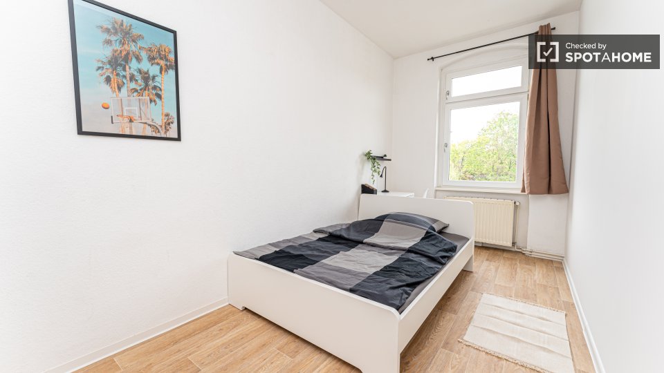 Double room Berlin, 5 beds, 84m² — photo 11