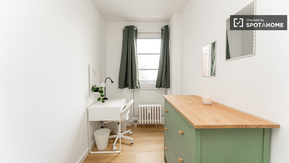 Double room Berlin, 5 beds, 80m² — photo 6
